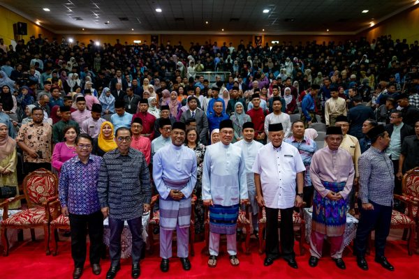 Saya Bukan ” Robin hood” – Anwar