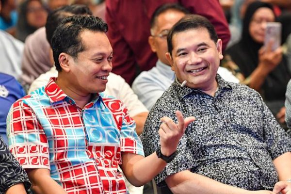 Rafizi Sudah Letak Jawatan, Nik Nazmi Bila Lagi