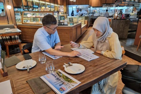 Nurul Izzah Kongsi Kisahnya Bawa Pulang Pencipta USB Flash, Pua Khien Seng Ke Malaysia